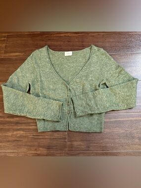 Aritzia green V-Neck Button Cardigan in size S